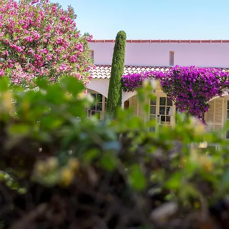 La Caravelle ホテル カルヴィ