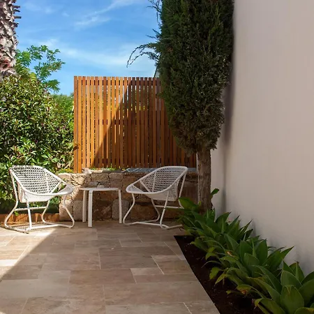 La Caravelle 3* カルヴィ