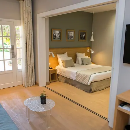 La Caravelle ホテル カルヴィ