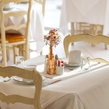 Hotel La Caravelle 3*