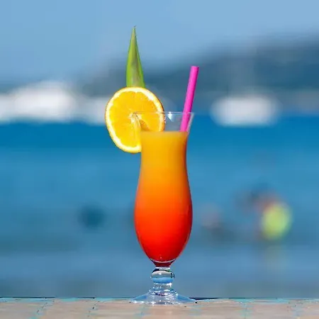 La Caravelle 3* Calvi (Corsica)