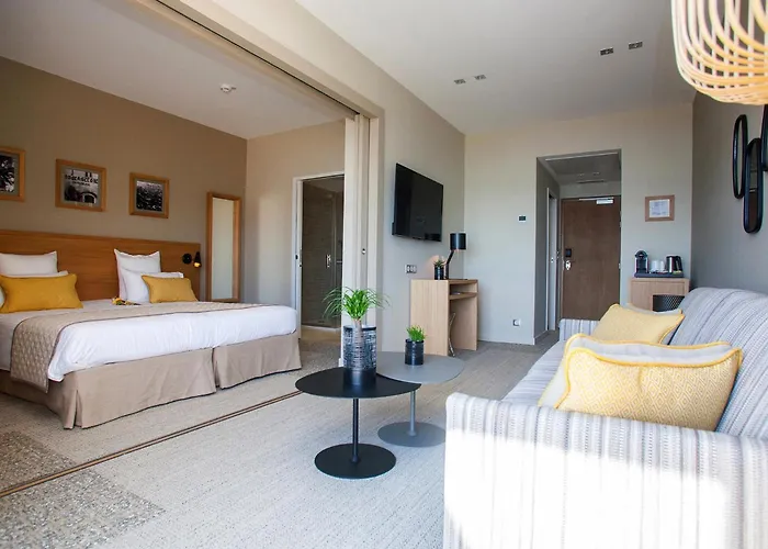 La Caravelle 3* Calvi (Corsica)