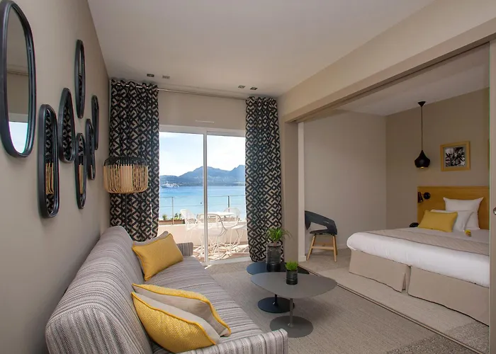 Otel La Caravelle Calvi (Corsica)