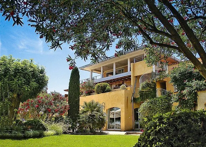 La Caravelle 3* Calvi (Corsica)